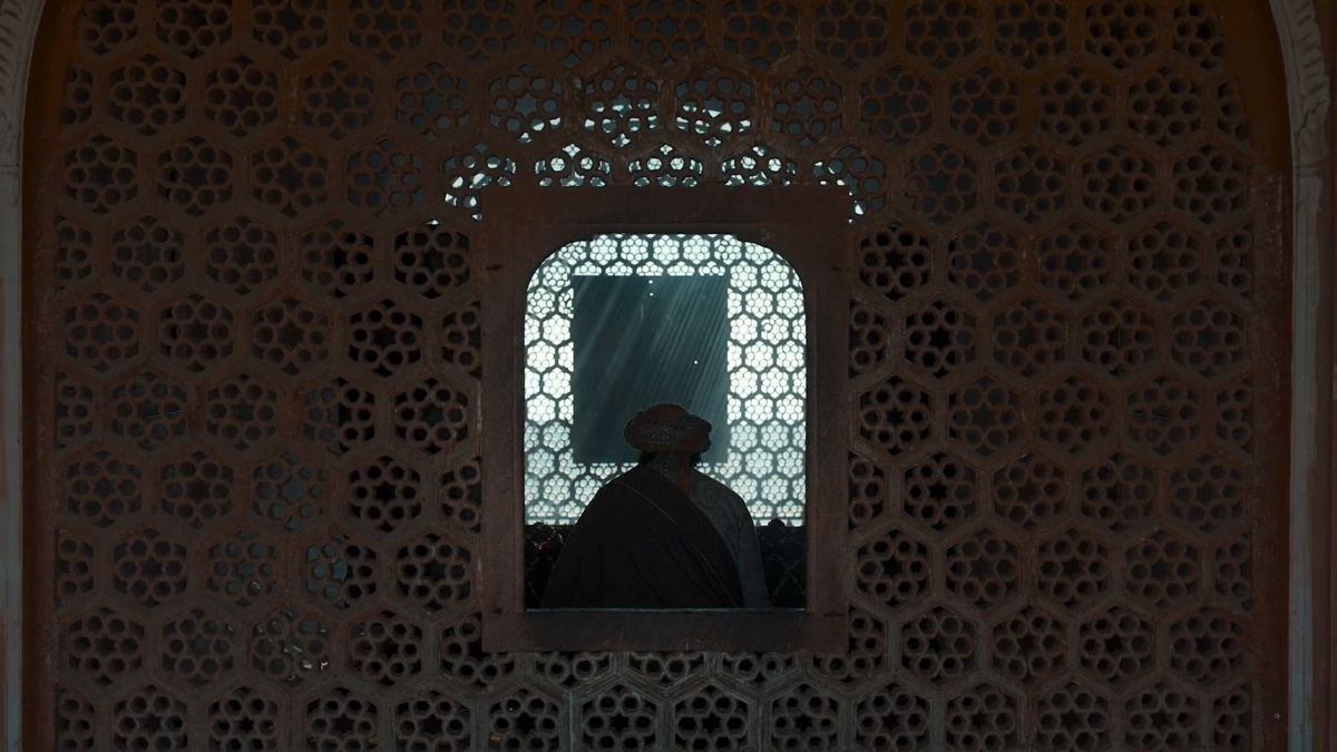 Scheduling the Sun — The Empire, lighting breakdown frame